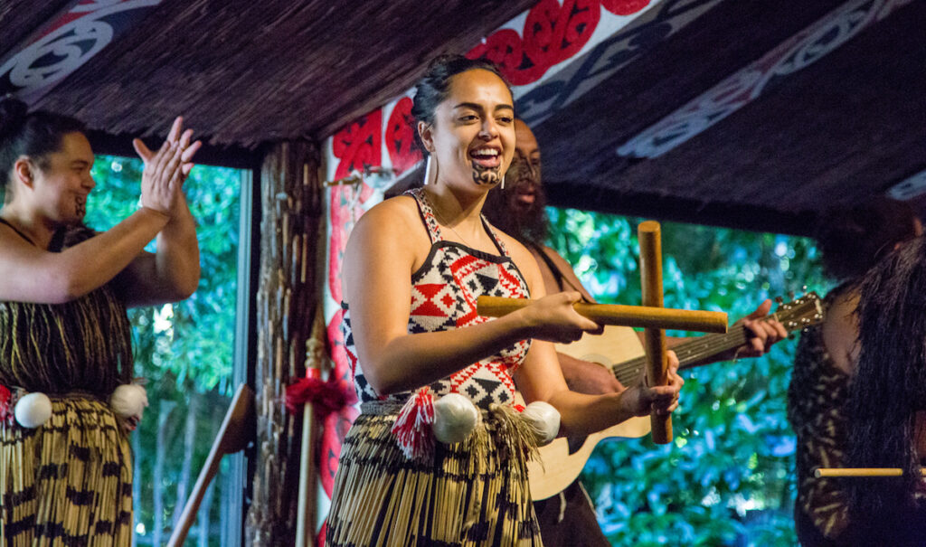 New Zealand: Tititorea Dance